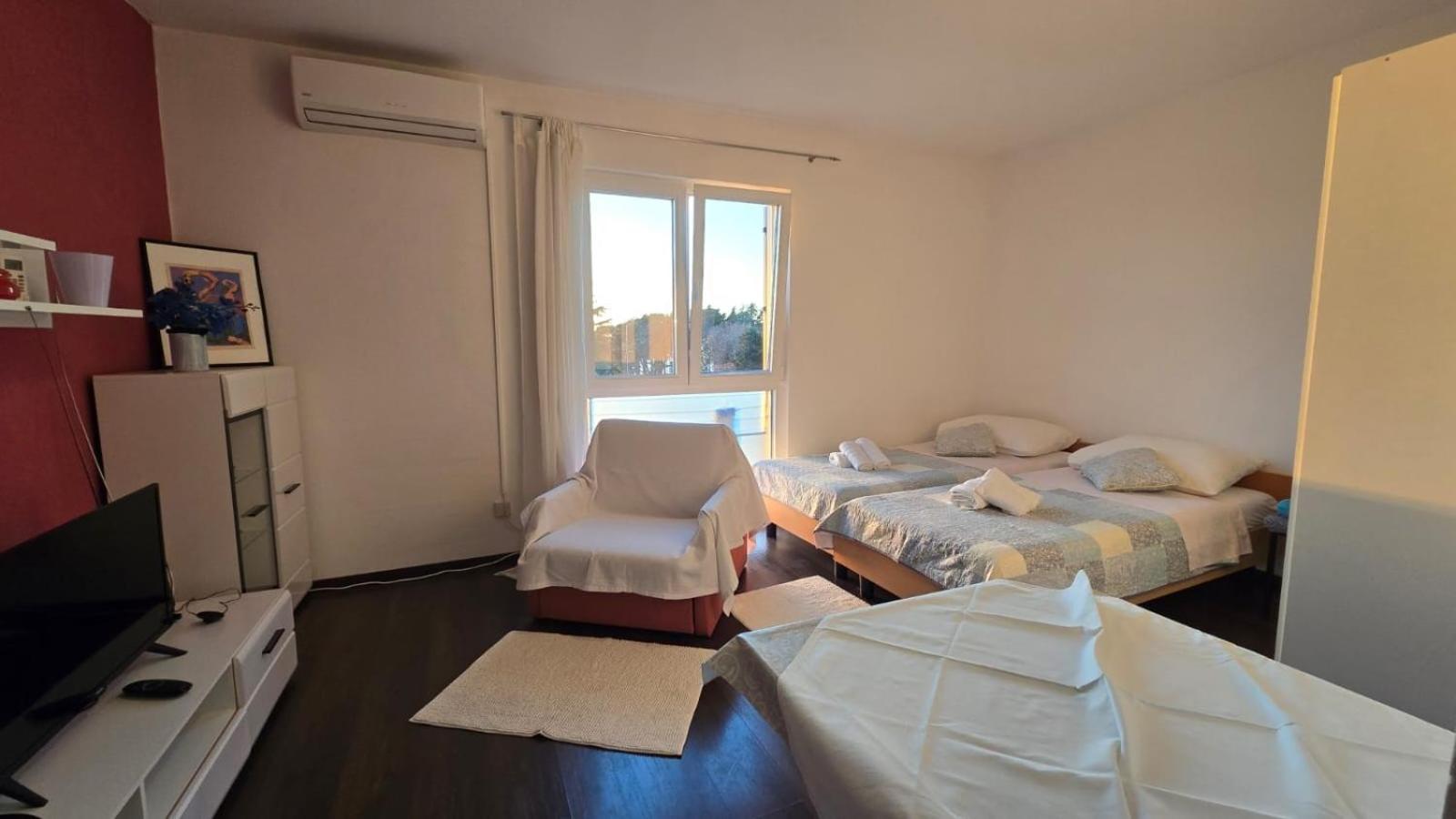Studio Apartment Ljubica For 2 Persons 150M From The Beach Poreč Exterior foto